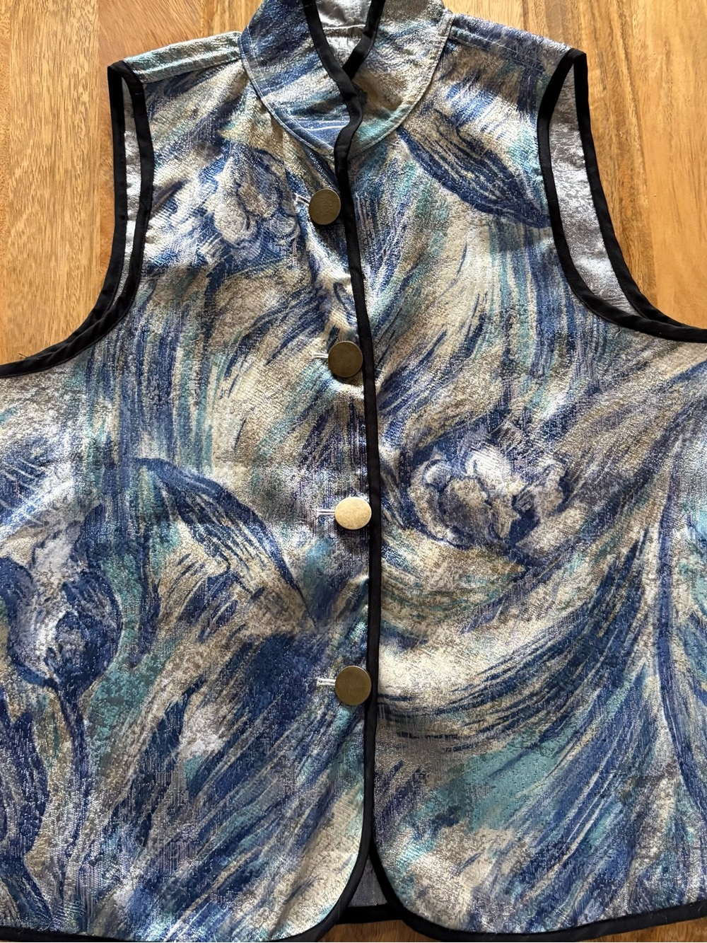 Vintage Blue Floral Jacquard Mandarin Collar
Reversible Vest